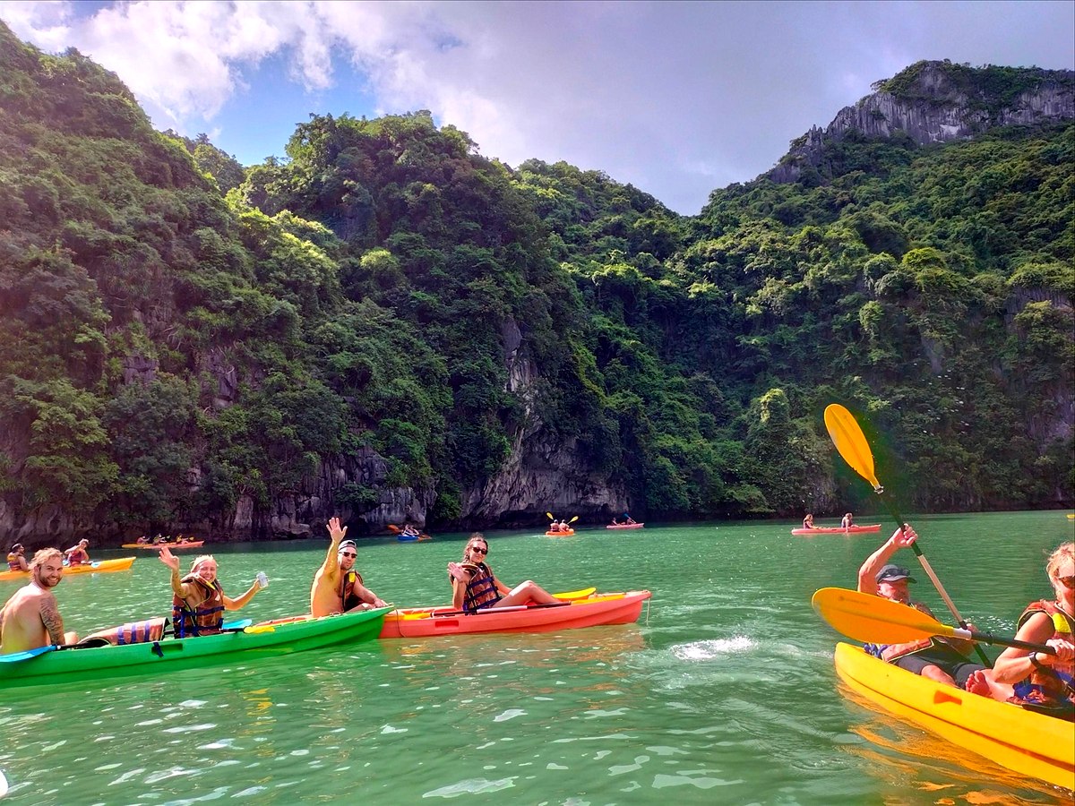 Ha Long Bay day cruise from Hanoi with kayaking